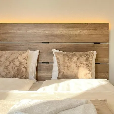 아파트 Center - Free Wifi - Queen Bed 오울루